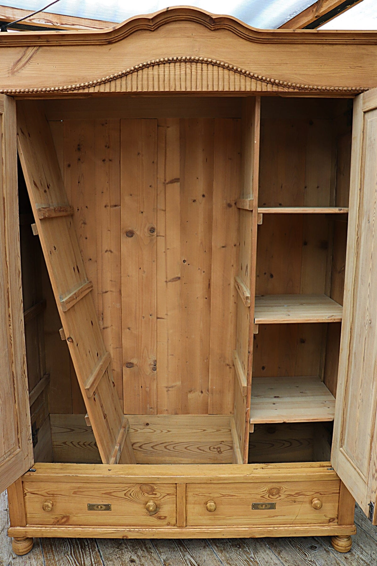 🥰 WOW! Old Pine Triple Knock Down Wardrobe - Multiple Shelf/ Rail Options! 🥰