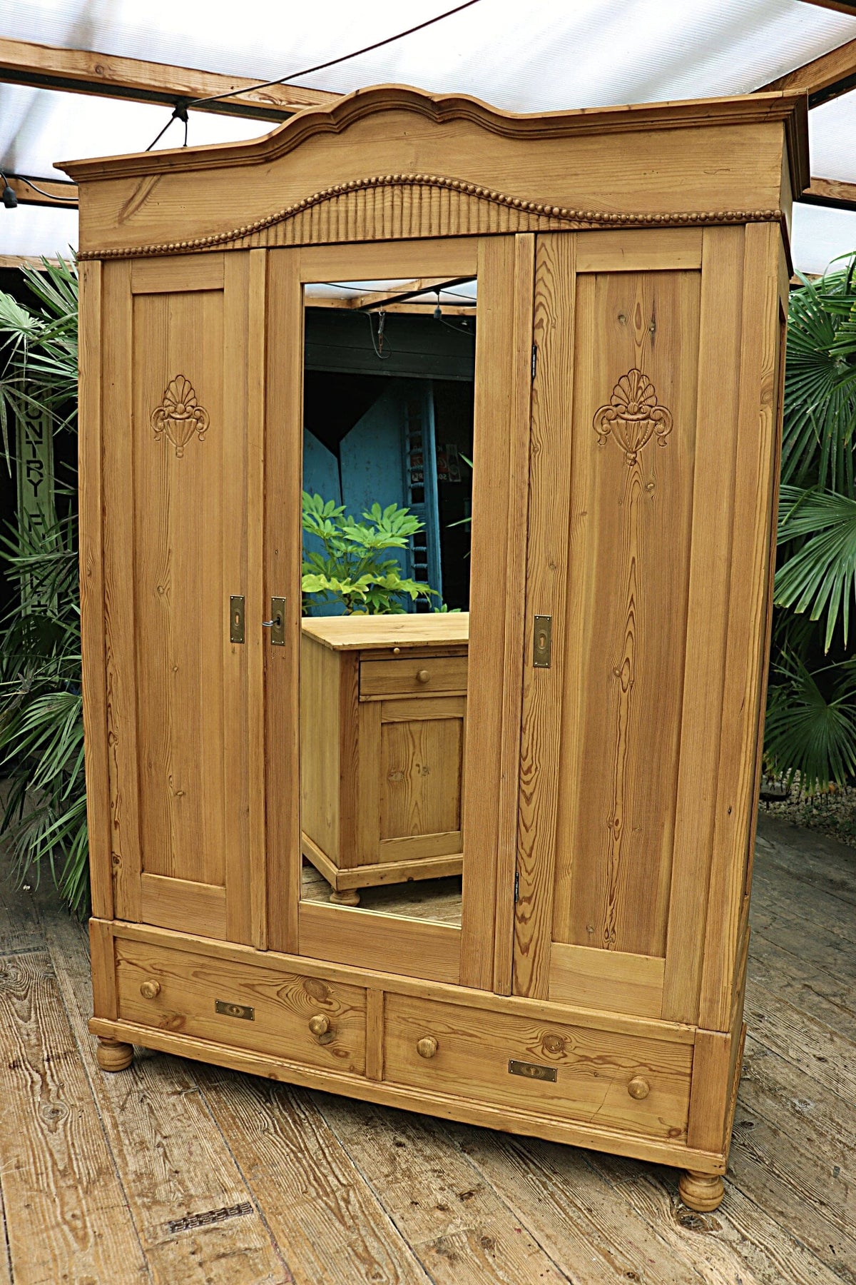 🥰 WOW! Old Pine Triple Knock Down Wardrobe - Multiple Shelf/ Rail Options! 🥰
