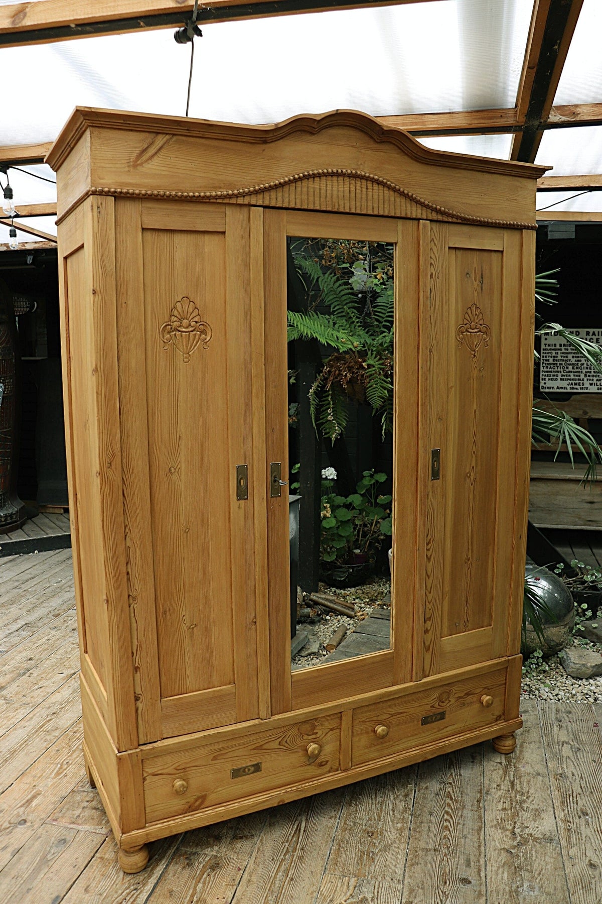 🥰 WOW! Old Pine Triple Knock Down Wardrobe - Multiple Shelf/ Rail Options! 🥰