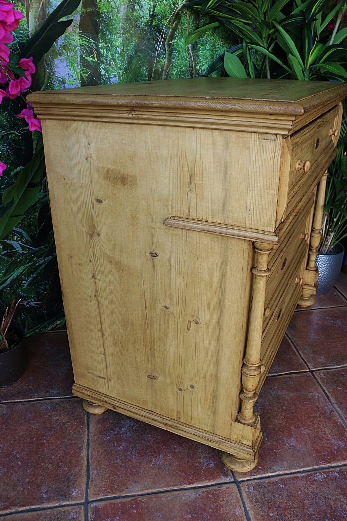 💖 BIG! Stunning! Old Victorian Pine Chest of 4 Drawers/ Sideboard 💖