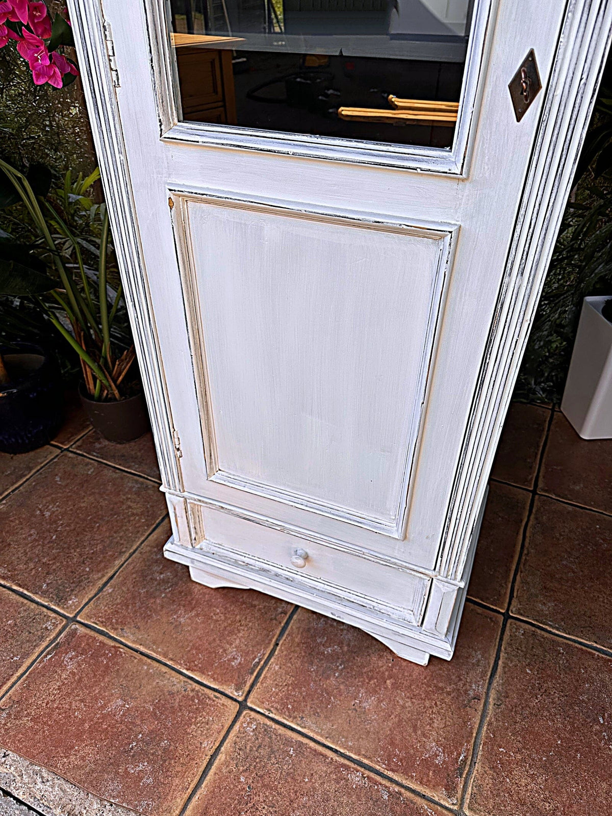 ❤️ Superb! Old Pine/ White Painted Glazed Tall & Slim Display Cupboard/ Cabinet ❤️