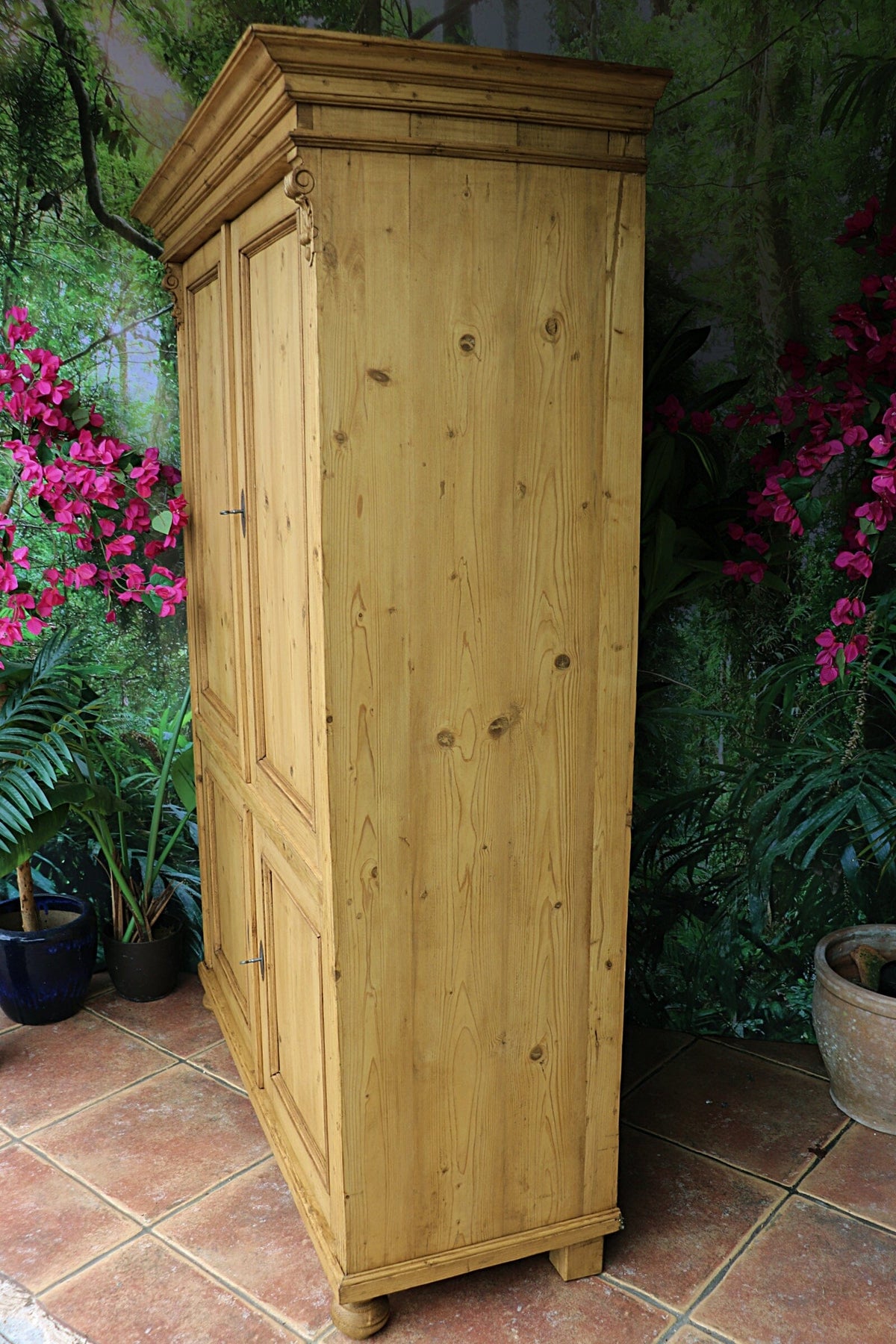 π WOW! BIG! Old Pine 4 Door Cupboard-Linen/ Larder/ Food/ TV Cabinet/ Office π