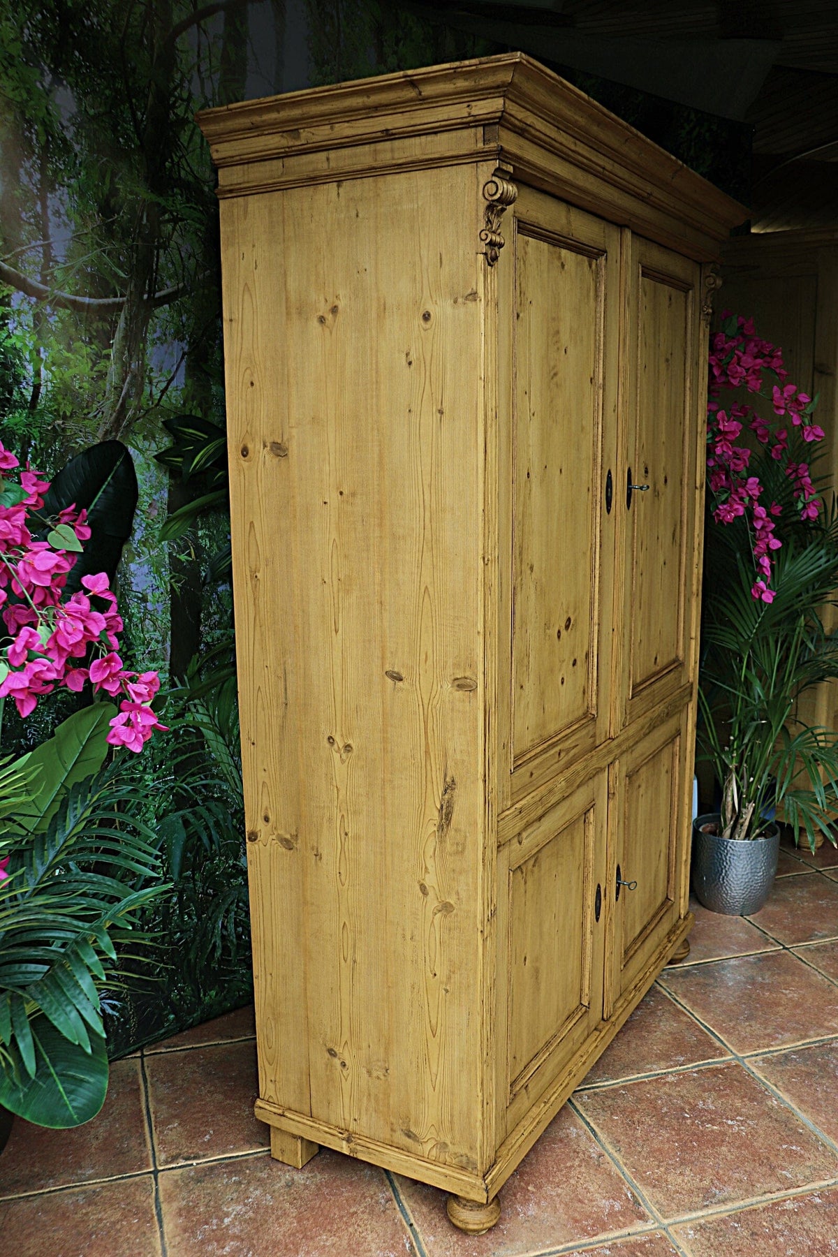 π WOW! BIG! Old Pine 4 Door Cupboard-Linen/ Larder/ Food/ TV Cabinet/ Office π