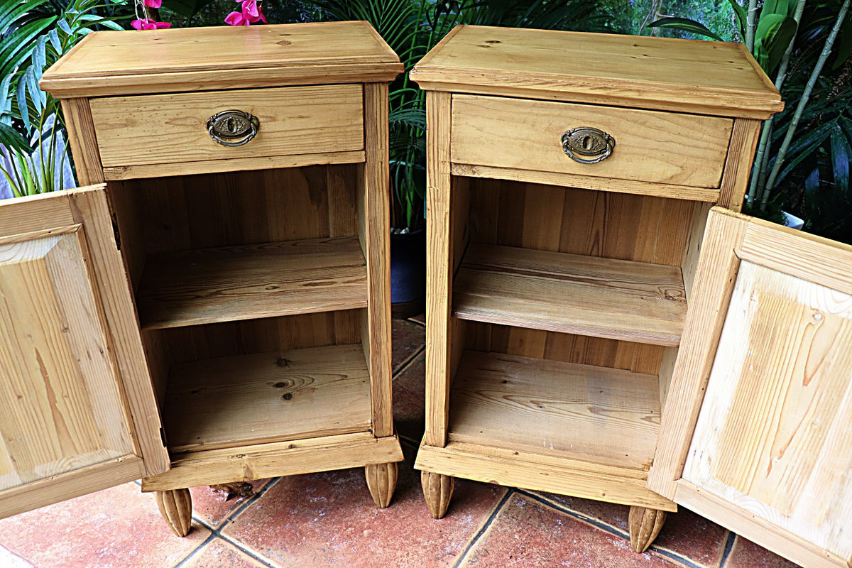 ❤️ Exceptional! Pair Original Old/ Antique Pine Bedside Cabinets/Cupboards ❤️