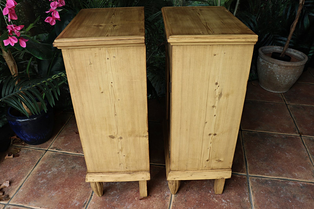 ❤️ Exceptional! Pair Original Old/ Antique Pine Bedside Cabinets/Cupboards ❤️