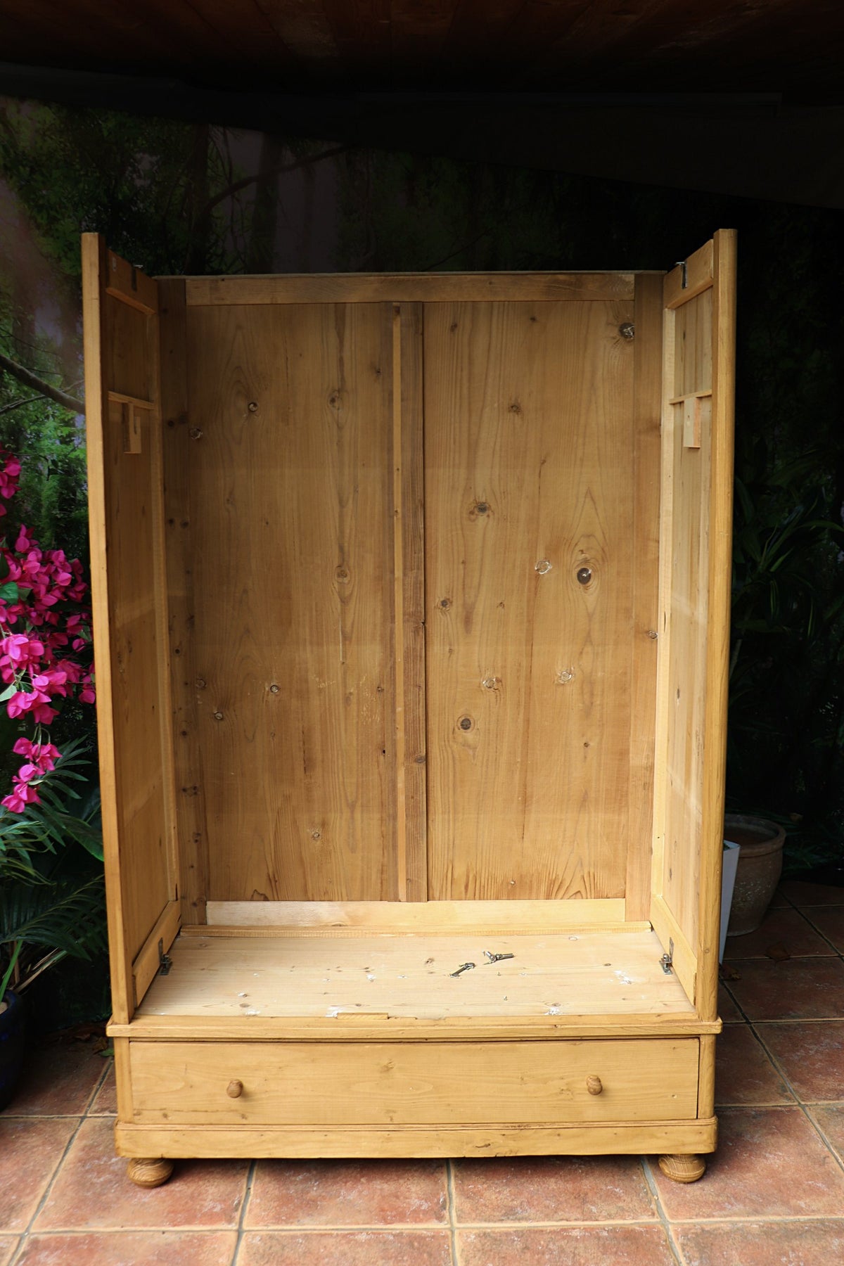 💕 Fabulous! Old Antique Pine Double Knock Down/ Sectional Wardrobe 💕