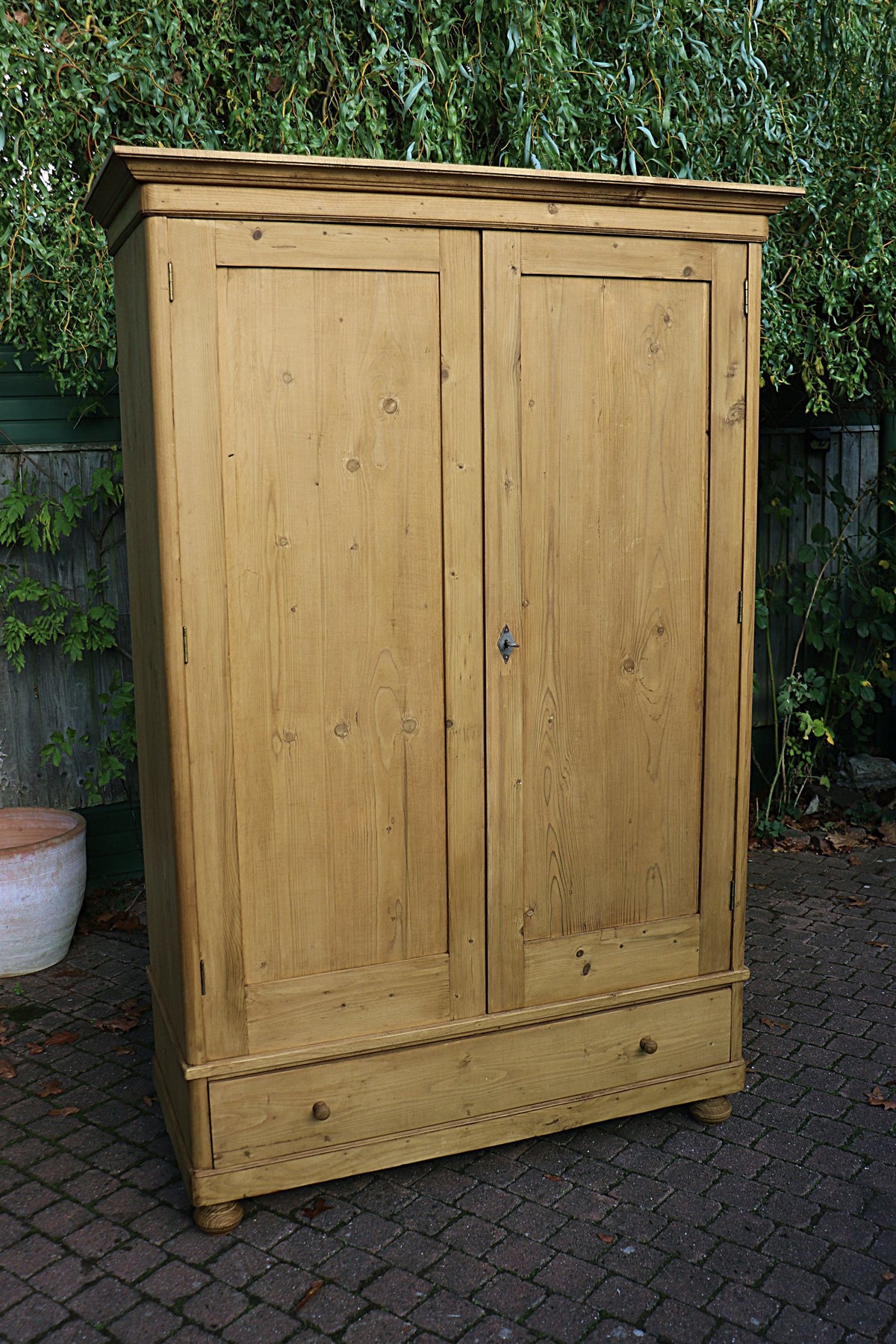 💕 Fabulous! Old Antique Pine Double Knock Down/ Sectional Wardrobe 💕