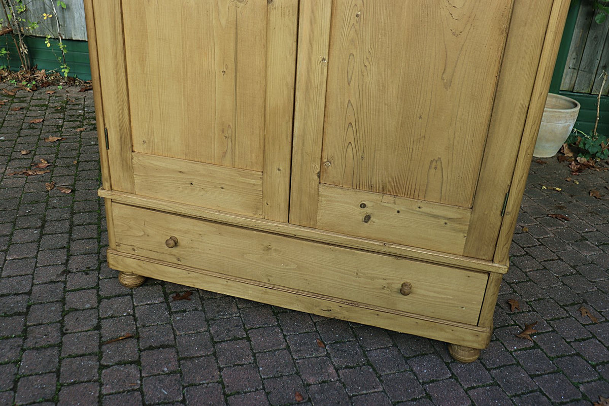 💕 Fabulous! Old Antique Pine Double Knock Down/ Sectional Wardrobe 💕