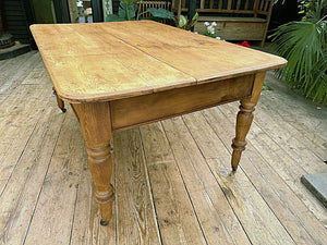 💕 Fabulous & Good Sized Old Victorian Pine Farmhouse Kitchen/ Dining Table 🤩 - oldpineshop.co.uk