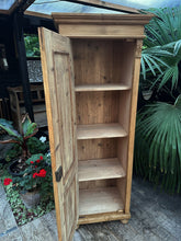 ❤️ LOVELY OLD PINE TALL CABINET/ CUPBOARD/ LINEN/LARDER/ WARDROBE ❤️ - oldpineshop.co.uk