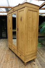 🤩 Beautiful! Big! Old Pine Triple Knock Down Combination Wardrobe 🤩 - oldpineshop.co.uk