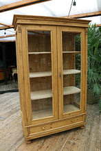 ❤️ Lovely Old Pine Glazed Adjustable Display Cabinet/Cupboard/Linen/Larder ❤️ - oldpineshop.co.uk