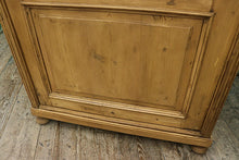 💕 Fab Old Victorian Pine Cupboard-Linen/ Larder/ Food/ Wardrobe 💕 - oldpineshop.co.uk