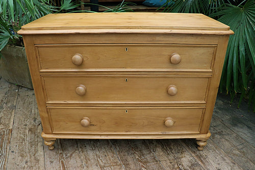 🤩 Unusual Low/ Wide Old Pine Chest Drawers/ Sideboard/ TV Stand 🤩 - oldpineshop.co.uk