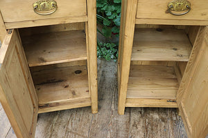 ❤️ Beautiful Pair Old Pine Bedside Cabinets/ Cupboards ❤️ - oldpineshop.co.uk