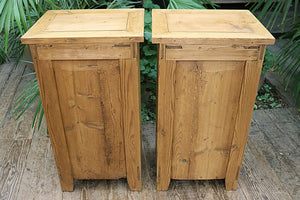 ❤️ Beautiful Pair Old Pine Bedside Cabinets/ Cupboards ❤️ - oldpineshop.co.uk