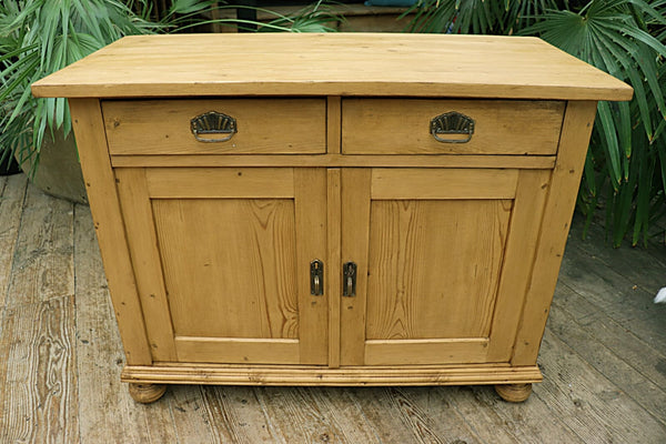 😍 Lovely Old Pine Dresser Base/ Cupboard/Cabinet/Sideboard/TV Stand 😍
