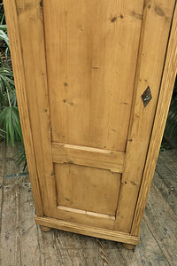 💕 Lovely Old Pine Tall Cupboard/ Wardrobe/ Linen/ Larder 💕 - oldpineshop.co.uk