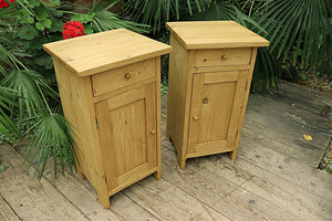 ❤️ Superb Pair Old Mid Century Pine Bedside Cabinets/ Cupboards/ Lamp Tables ❤️ - oldpineshop.co.uk