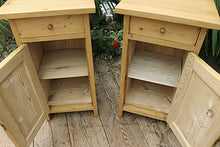 ❤️ Superb Pair Old Mid Century Pine Bedside Cabinets/ Cupboards/ Lamp Tables ❤️ - oldpineshop.co.uk