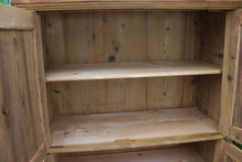 🤩 Fantastic! Old Pine 4 Door Cupboard/ Shelves-Larder/ Linen/ TV Cabinet 🤩 - oldpineshop.co.uk