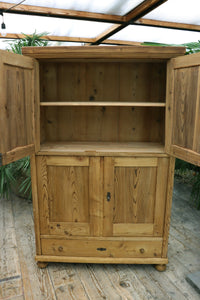 🤩 Fantastic! Old Pine 4 Door Cupboard/ Shelves-Larder/ Linen/ TV Cabinet 🤩 - oldpineshop.co.uk