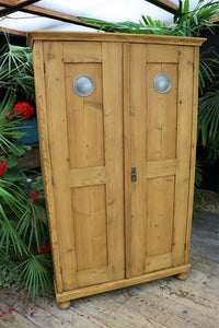 🥰 Beautiful! Large Old Pine 2 Door Vented Cupboard-Food/Larder/Linen 🥰 - oldpineshop.co.uk