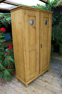 🥰 Beautiful! Large Old Pine 2 Door Vented Cupboard-Food/Larder/Linen 🥰 - oldpineshop.co.uk