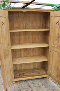 🥰 Beautiful! Large Old Pine 2 Door Vented Cupboard-Food/Larder/Linen 🥰 - oldpineshop.co.uk