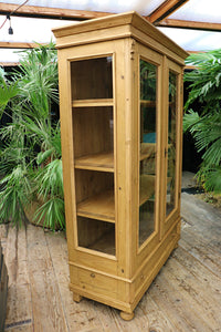 ❤️ Lovely Old Pine Glazed Adjustable Display Cabinet/Cupboard/Linen/Larder ❤️ - oldpineshop.co.uk