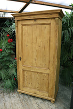 💕 Fantastic! Old Pine 'Housekeepers' Cupboard-Linen/ Larder/ Food/ Wardrobe 💕 - oldpineshop.co.uk