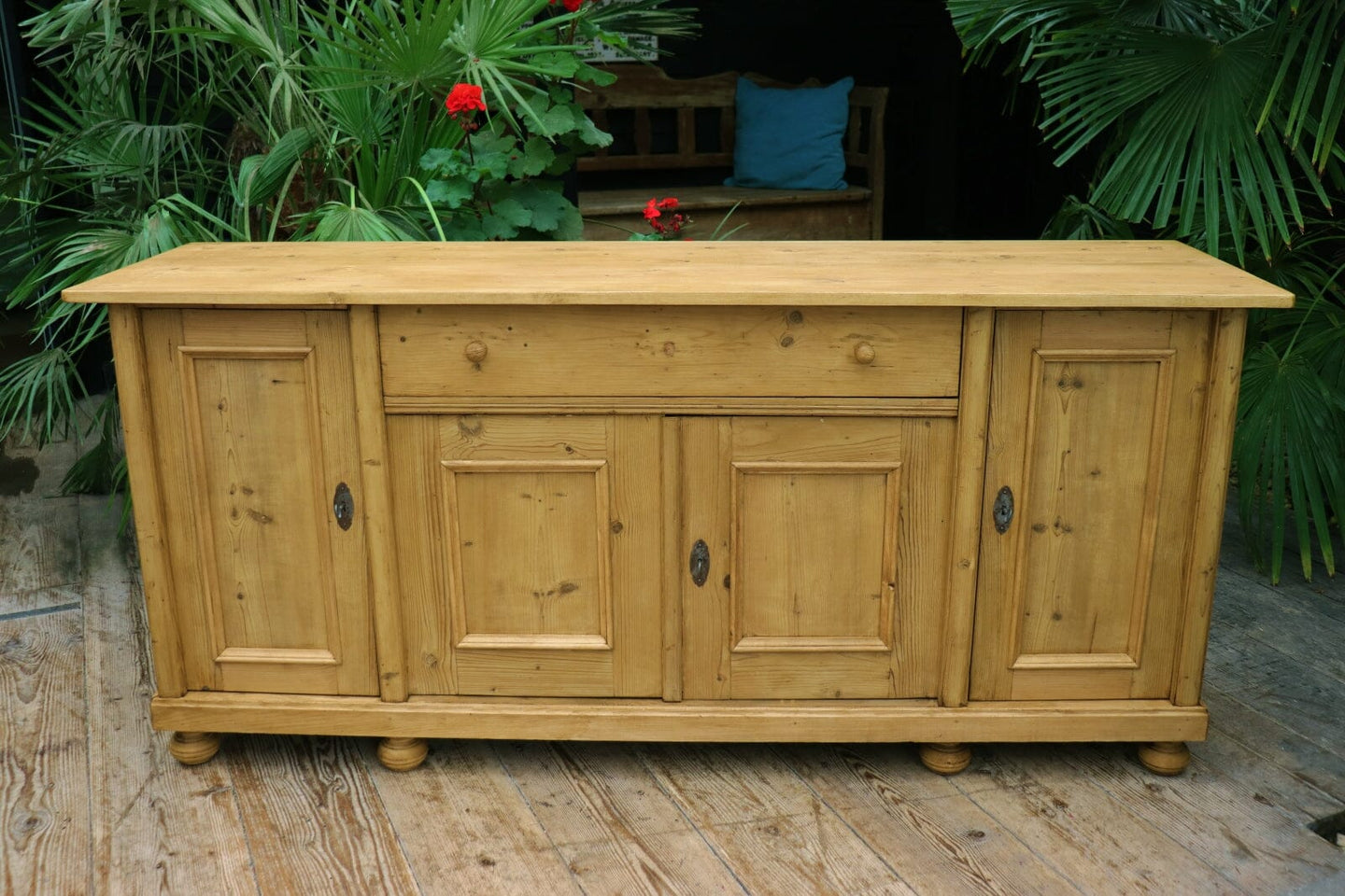 ❤️ Beautiful! Big! 1.84m Old Pine Dresser Base/ Sideboard/ TV Stand ❤️ - oldpineshop.co.uk