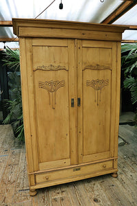 💕 Fantastic! Big Old Pine Combination Wardrobe/ Linen/ Larder/ Kitchen Cupboard 💕 - oldpineshop.co.uk