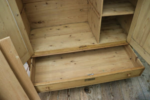 💕 Fantastic! Big Old Pine Combination Wardrobe/ Linen/ Larder/ Kitchen Cupboard 💕 - oldpineshop.co.uk