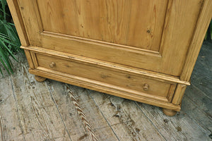 🤩 Fabulous Old Pine Housekeepers Cupboard-Linen/ Larder/ Wardrobe 🤩 - oldpineshop.co.uk