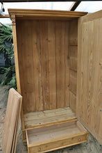 🤩 Fabulous Old Pine Housekeepers Cupboard-Linen/ Larder/ Wardrobe 🤩 - oldpineshop.co.uk