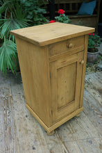 ❤️ Gorgeous & Genuine Single Old Pine Bedside Cabinet/Cupboard/Table ❤️ - oldpineshop.co.uk