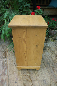 ❤️ Gorgeous & Genuine Single Old Pine Bedside Cabinet/Cupboard/Table ❤️ - oldpineshop.co.uk