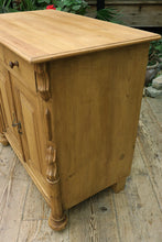 💖 Unusual, Quality & Cute Old Pine Dresser Base/ Sideboard/ TV Stand 💖