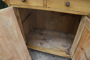 💖 Unusual, Quality & Cute Old Pine Dresser Base/ Sideboard/ TV Stand 💖