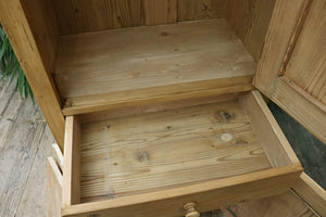 💕 Fantastic! Old Pine Cupboard-Linen/ Larder/ Home Office/ Bathroom 💕