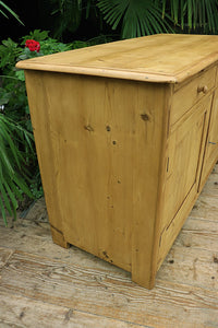 💖 Beautiful! Big! Old Pine Dresser Base/ Sideboard/ TV Stand 💖