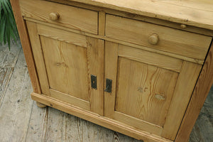 ❤️ Quality! Original Old Pine Dresser Base/ Sideboard/ TV Stand ❤️ - oldpineshop.co.uk