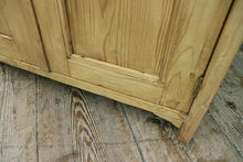 💖 Rustic & Cute Old Pine Dresser Base/ Sideboard/ TV Stand 💖 - oldpineshop.co.uk