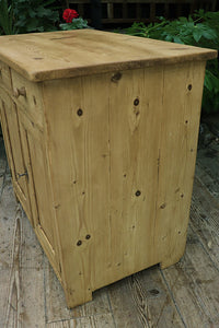 💖 Rustic & Cute Old Pine Dresser Base/ Sideboard/ TV Stand 💖 - oldpineshop.co.uk