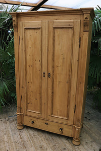 😍 Cottage Size! Old Pine Wardrobe/ Cupboard - Could Have Shelves 🥰 - oldpineshop.co.uk