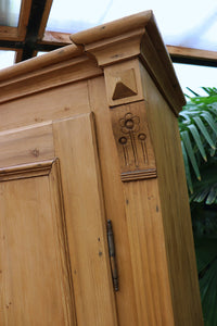 😍 Cottage Size! Old Pine Wardrobe/ Cupboard - Could Have Shelves 🥰 - oldpineshop.co.uk