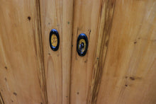 😍 Cottage Size! Old Pine Wardrobe/ Cupboard - Could Have Shelves 🥰 - oldpineshop.co.uk