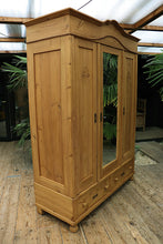 🥰 WOW! Old Pine Triple Knock Down Wardrobe - Multiple Shelf/ Rail Options! 🥰