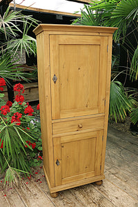 🥰 Lovely Old Pine 2 Door Cupboard-Linen/Larder/Home Office/Bathroom 🥰